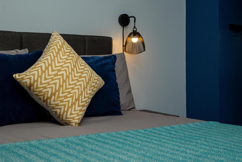 Modern Comfort-family-friendly-near & Peaks Holiday home