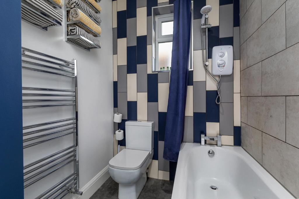 Modern Comfort-family-friendly-near & Peaks Holiday home *